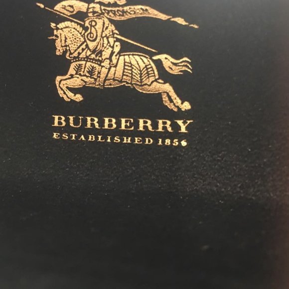 Burberry Case for glasses - Picture 1 of 4